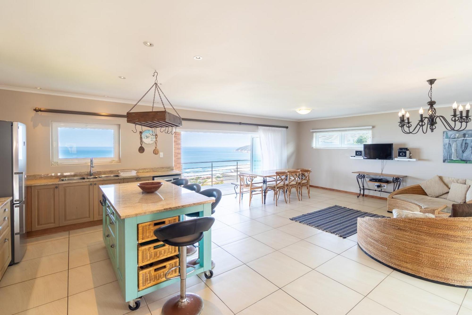 Comfy - No Loadshedding - By Peak Management Ferienhaus